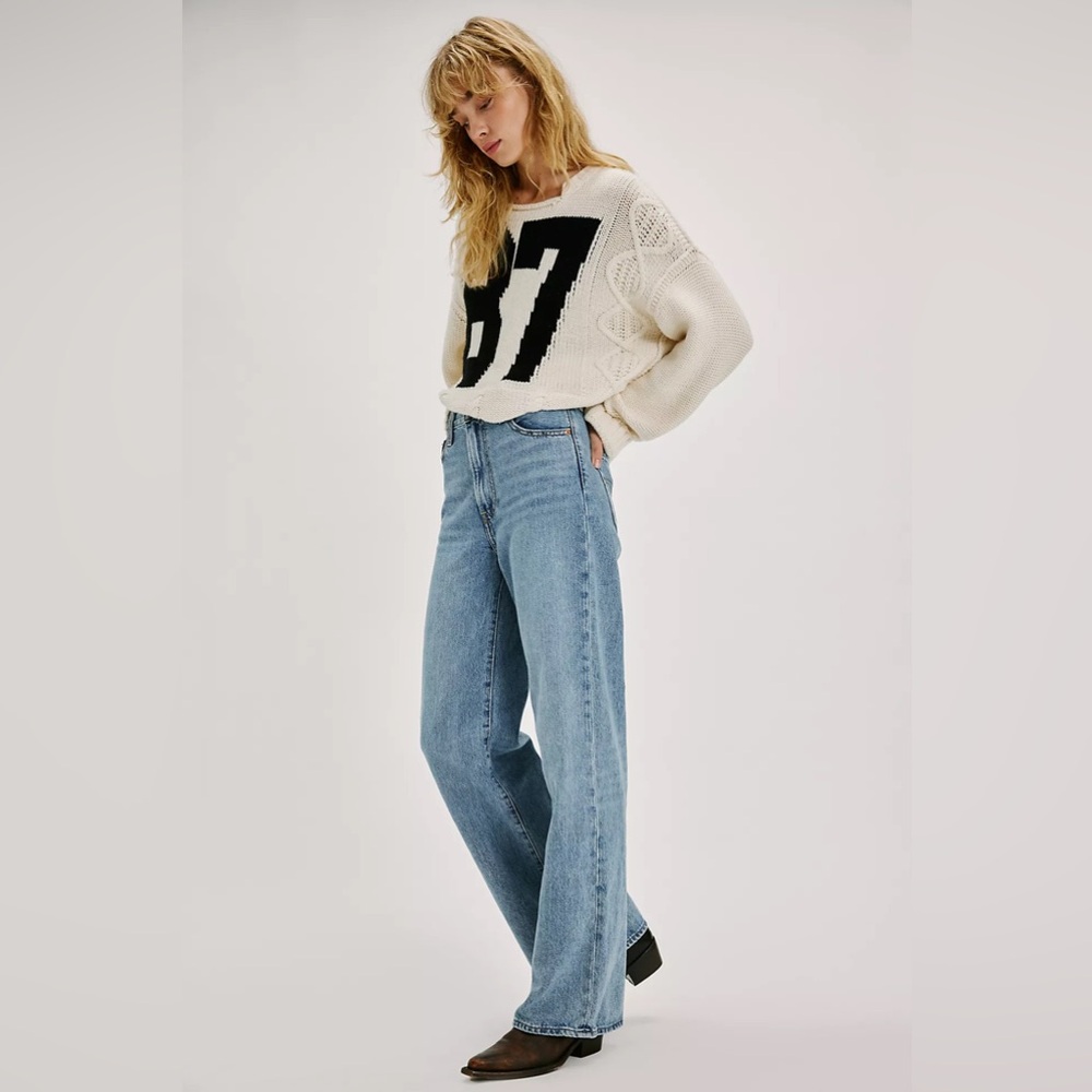 Levi's Premium Ribcage Wide-Leg Jeans in Far and Wide Medium Wash Size 33 - Picture 4 of 16